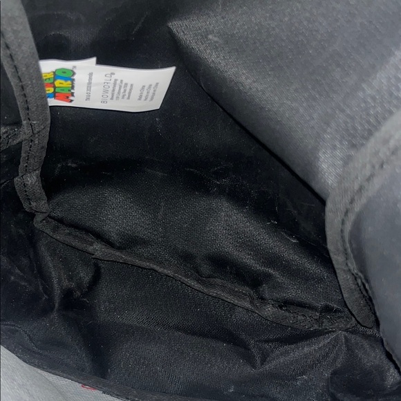 Super Mario 10” Backpack with Holographic Colorful Design - Picture 4 of 5